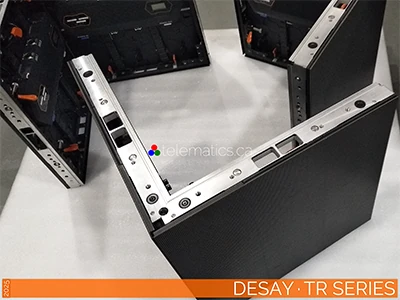 Desay TR Series indoor LED panels with 496×496×55 mm frames for trade show exhibits, supporting 90° corners and fabric backing.